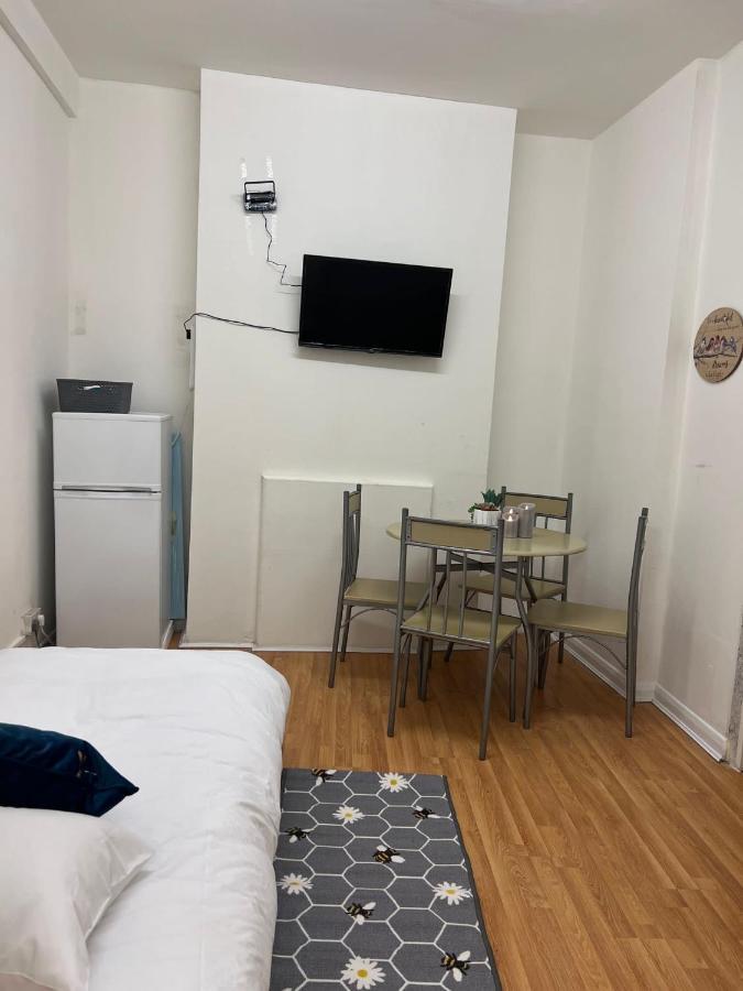 Central London Cosy Apartment ภายนอก รูปภาพ