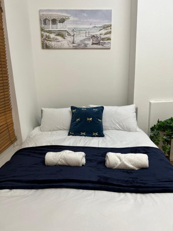 Central London Cosy Apartment ภายนอก รูปภาพ