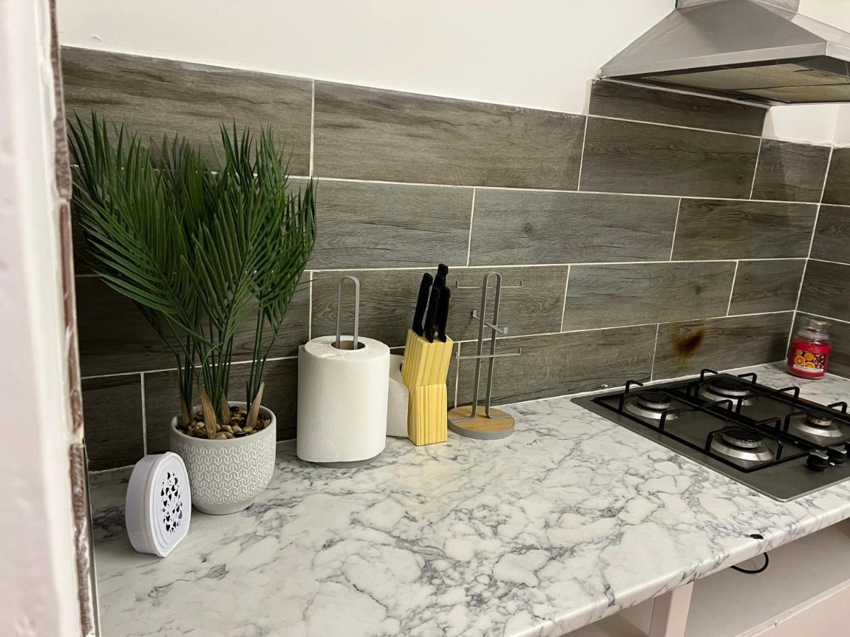Central London Cosy Apartment ภายนอก รูปภาพ